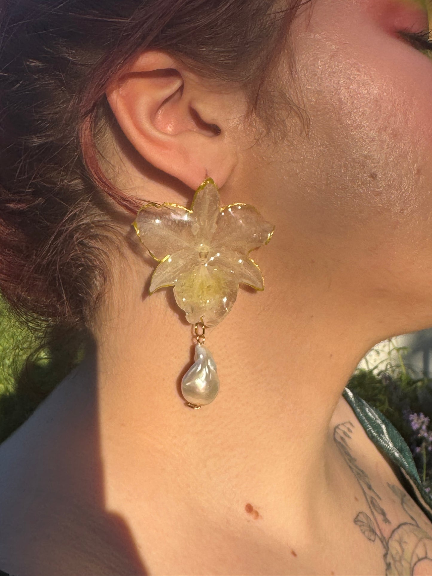 White orchid studs SYLLIA