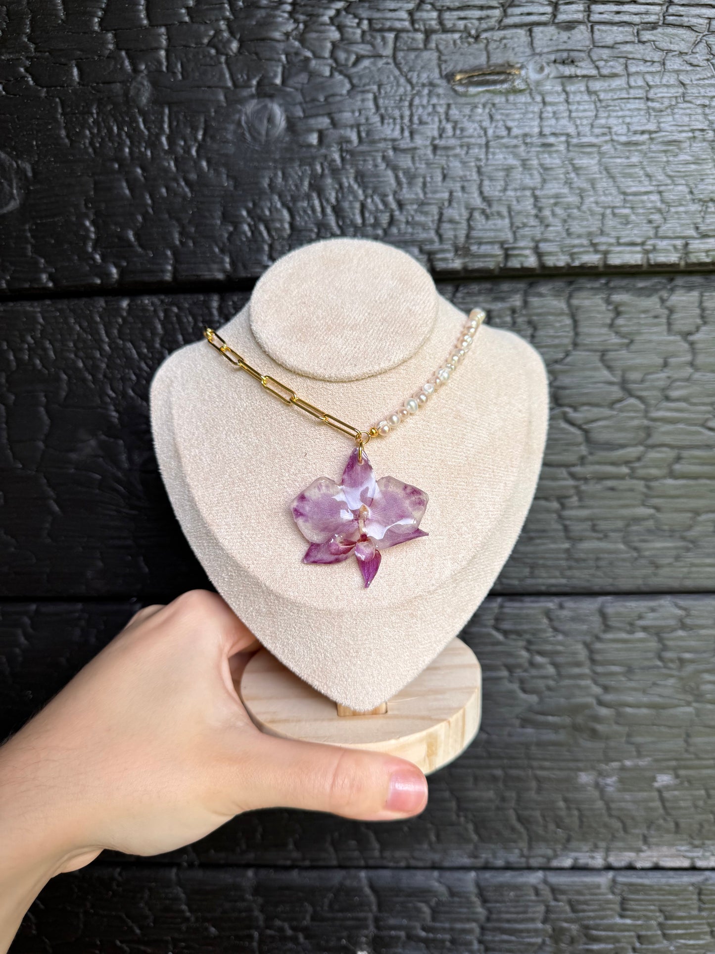 Orchid and Pearl Necklace – Real Flower Resin Jewelry for Elegant Nature Lovers SYLLIA