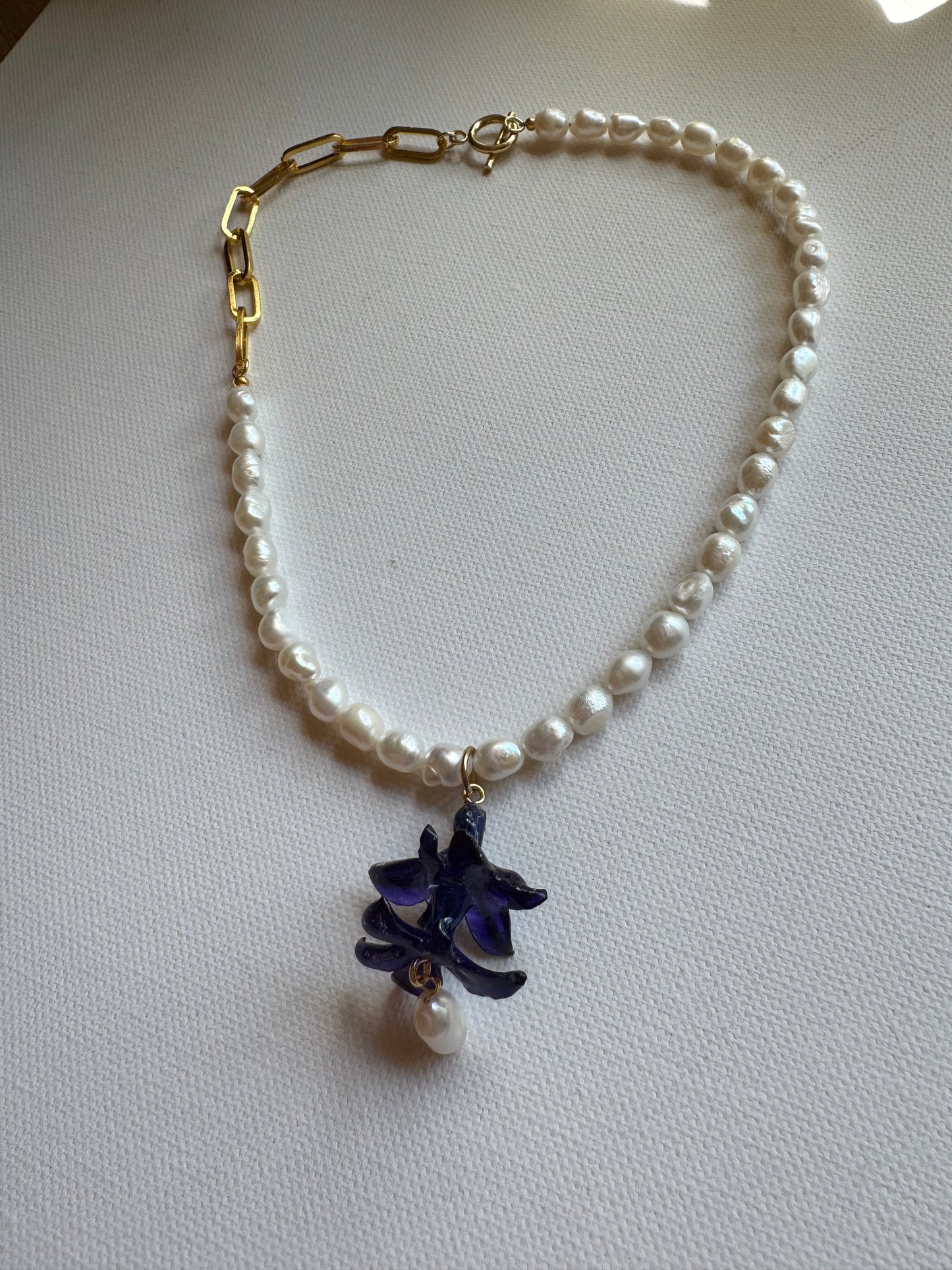 Hyacinth pearl necklace