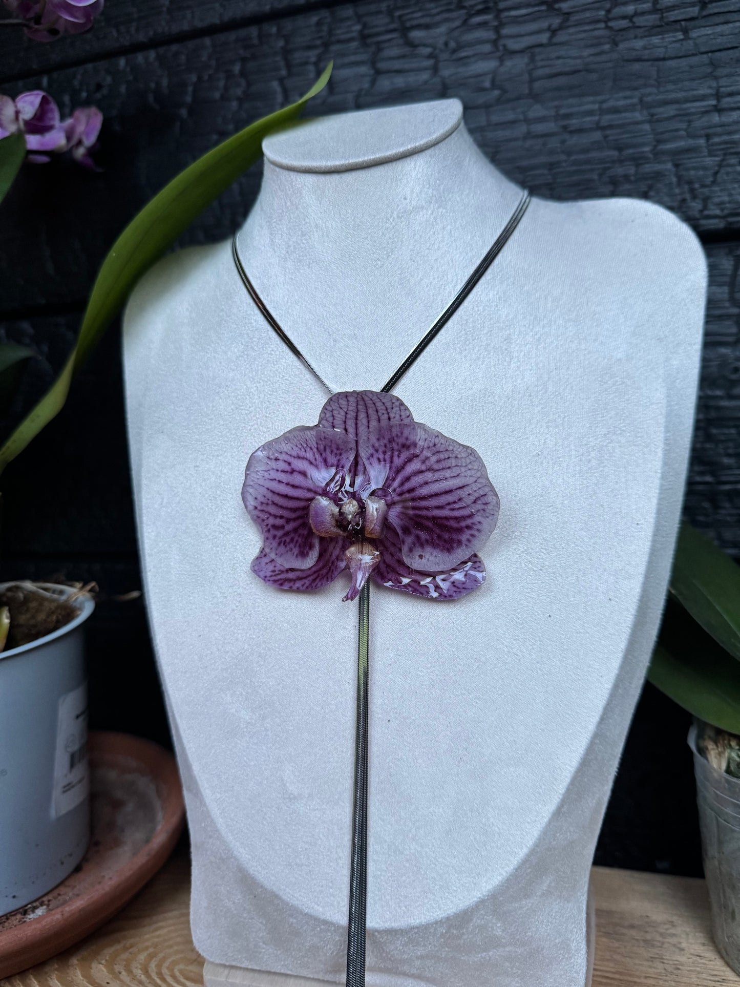 Purple orchid sliding necklace SYLLIA