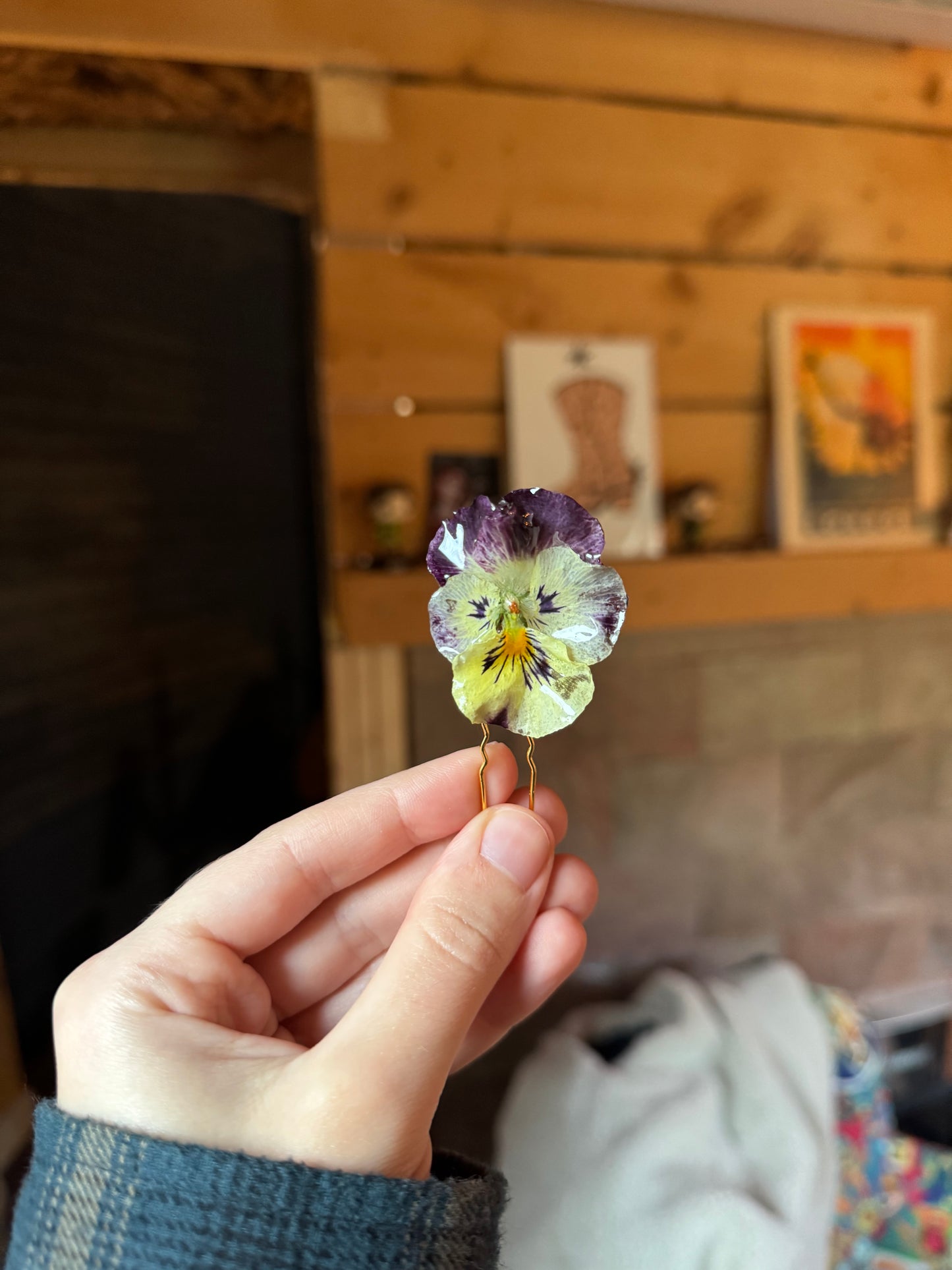 Real pansy hairpin