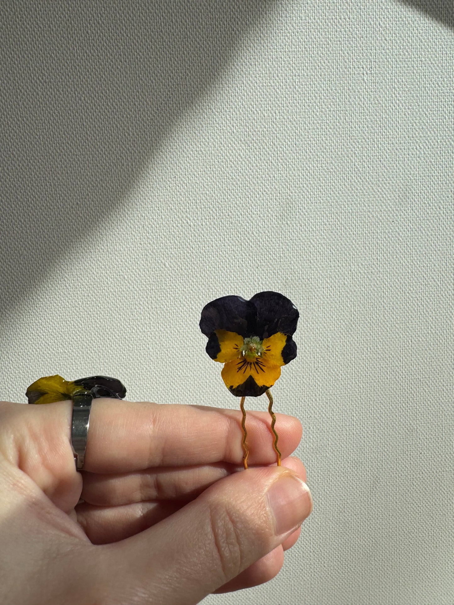 Pansy hairpin