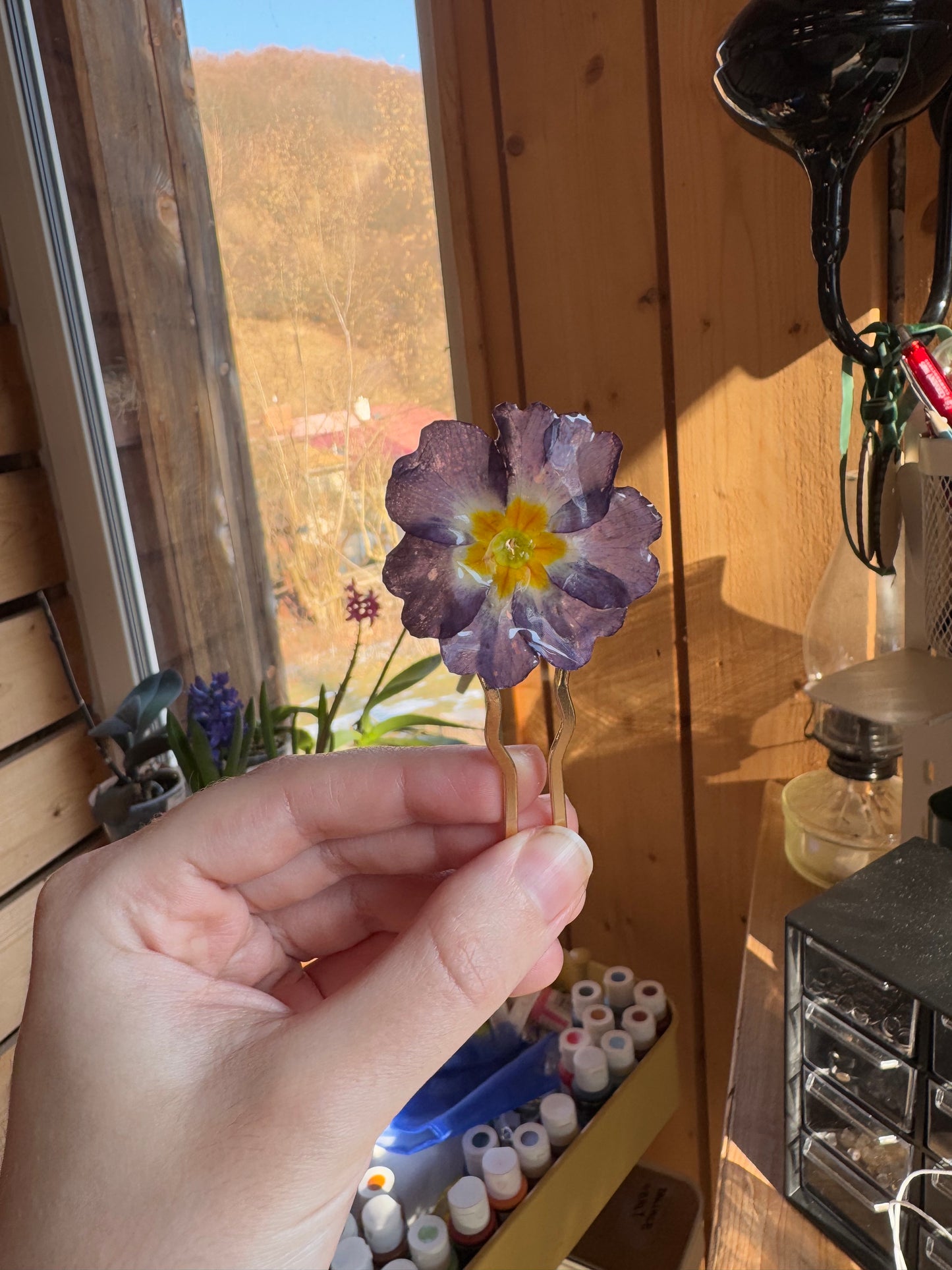 Primula flower hairpin
