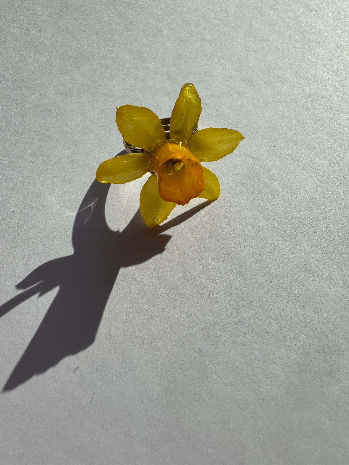 Daffodil ring