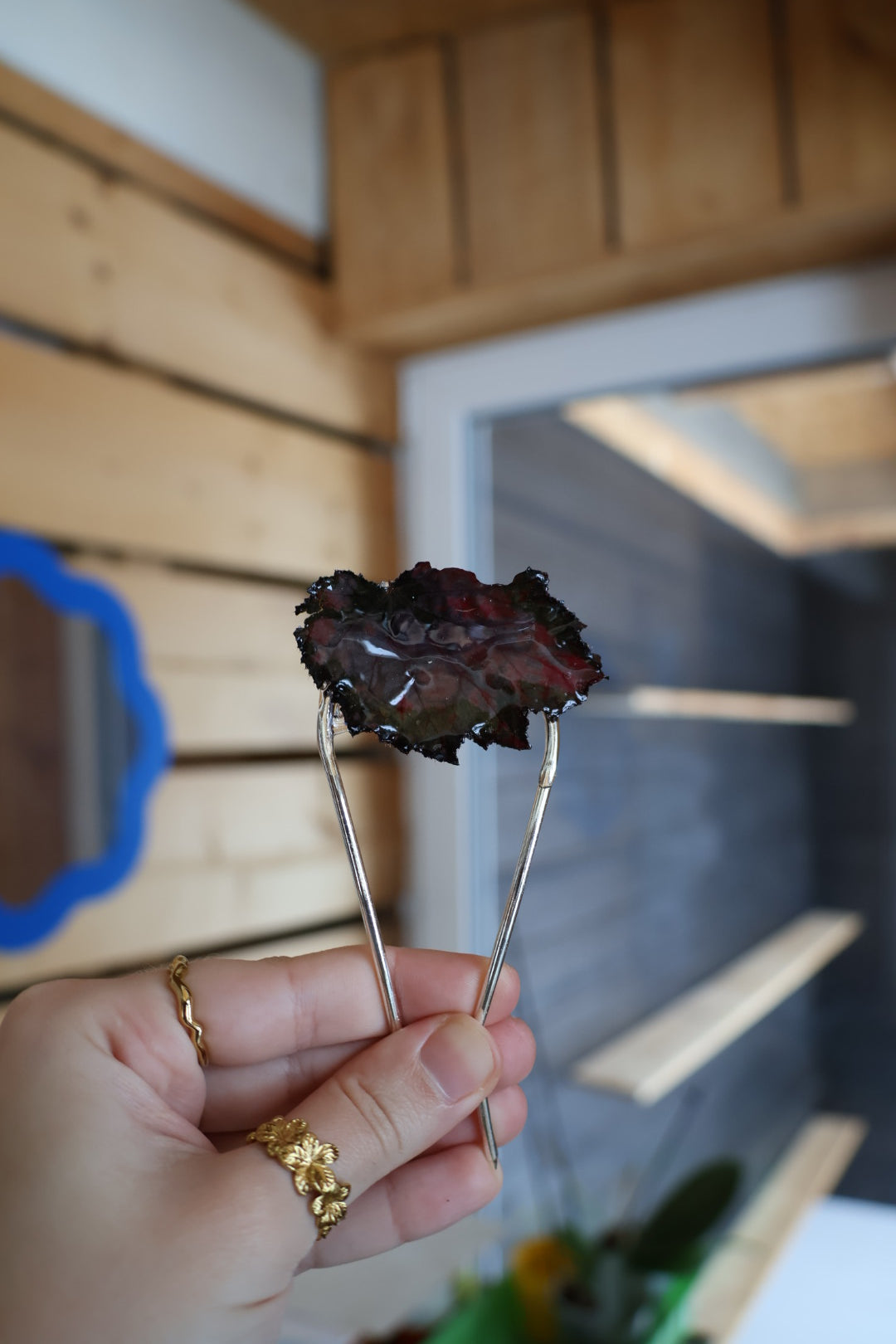 Red begonia leaf hairpin SYLLIA