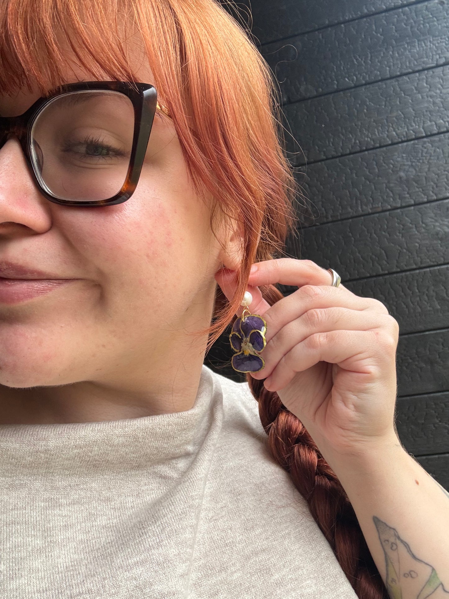Blue pansy earrings with pearls SYLLIA