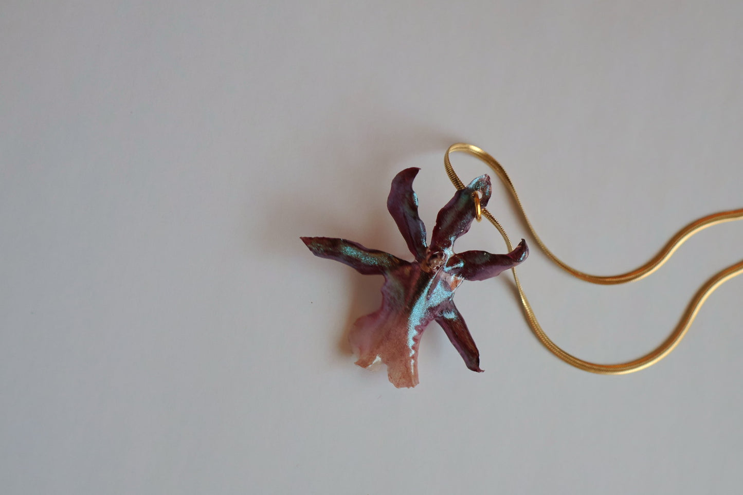 Galaxy chroma orchid necklace SYLLIA