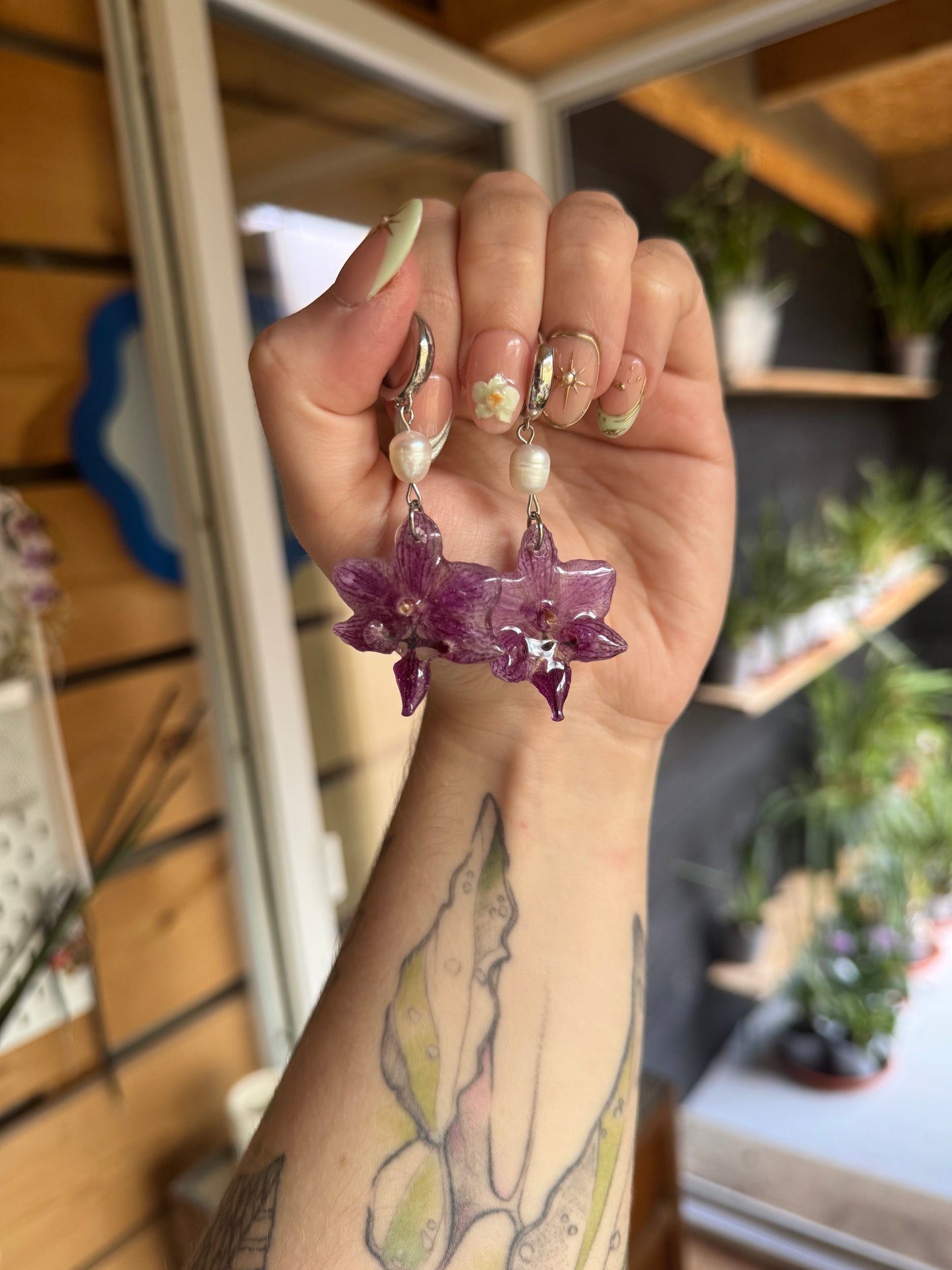 Purple orchid earrings with pearls SYLLIA
