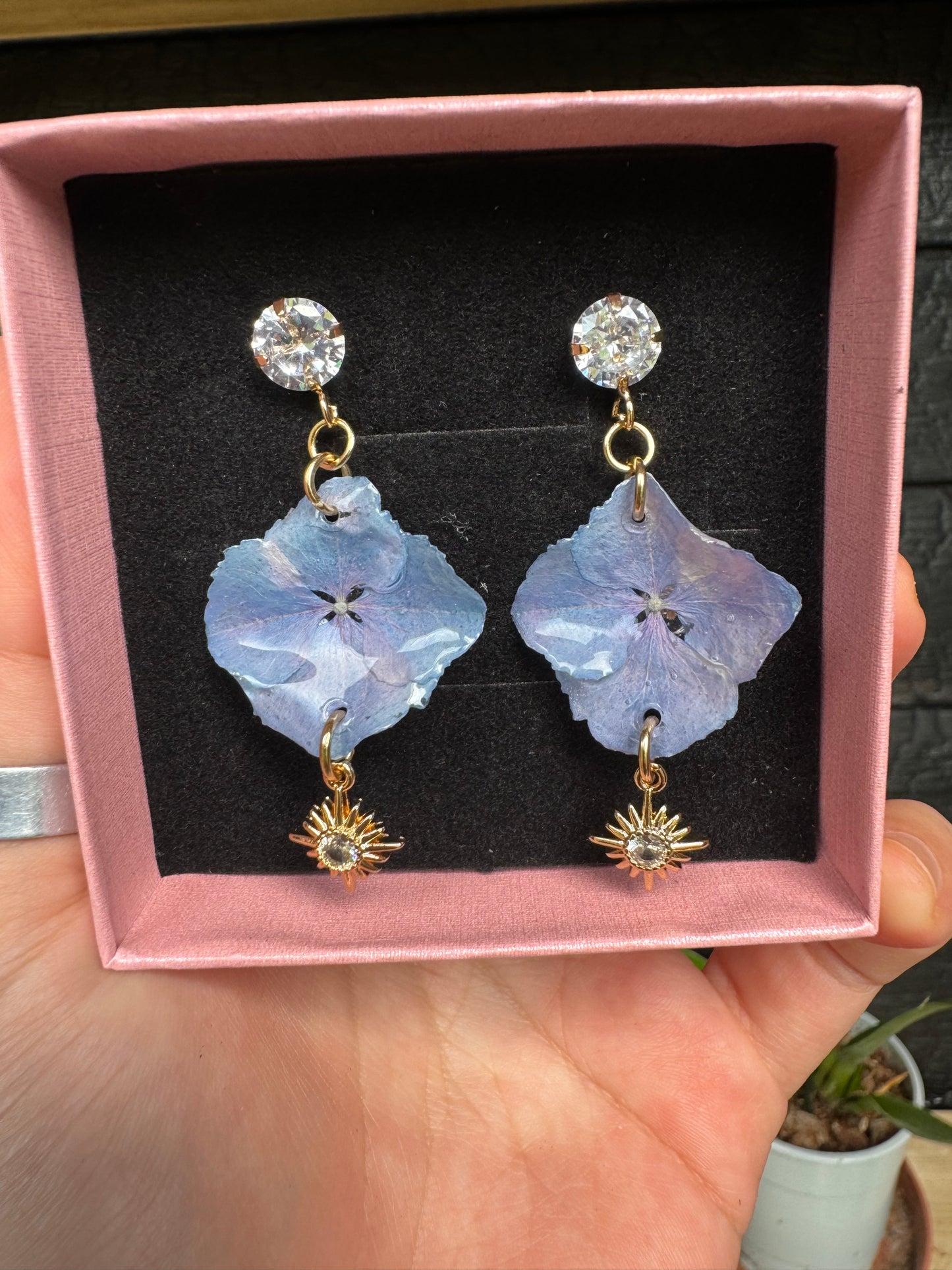 Hydrangea gem studs