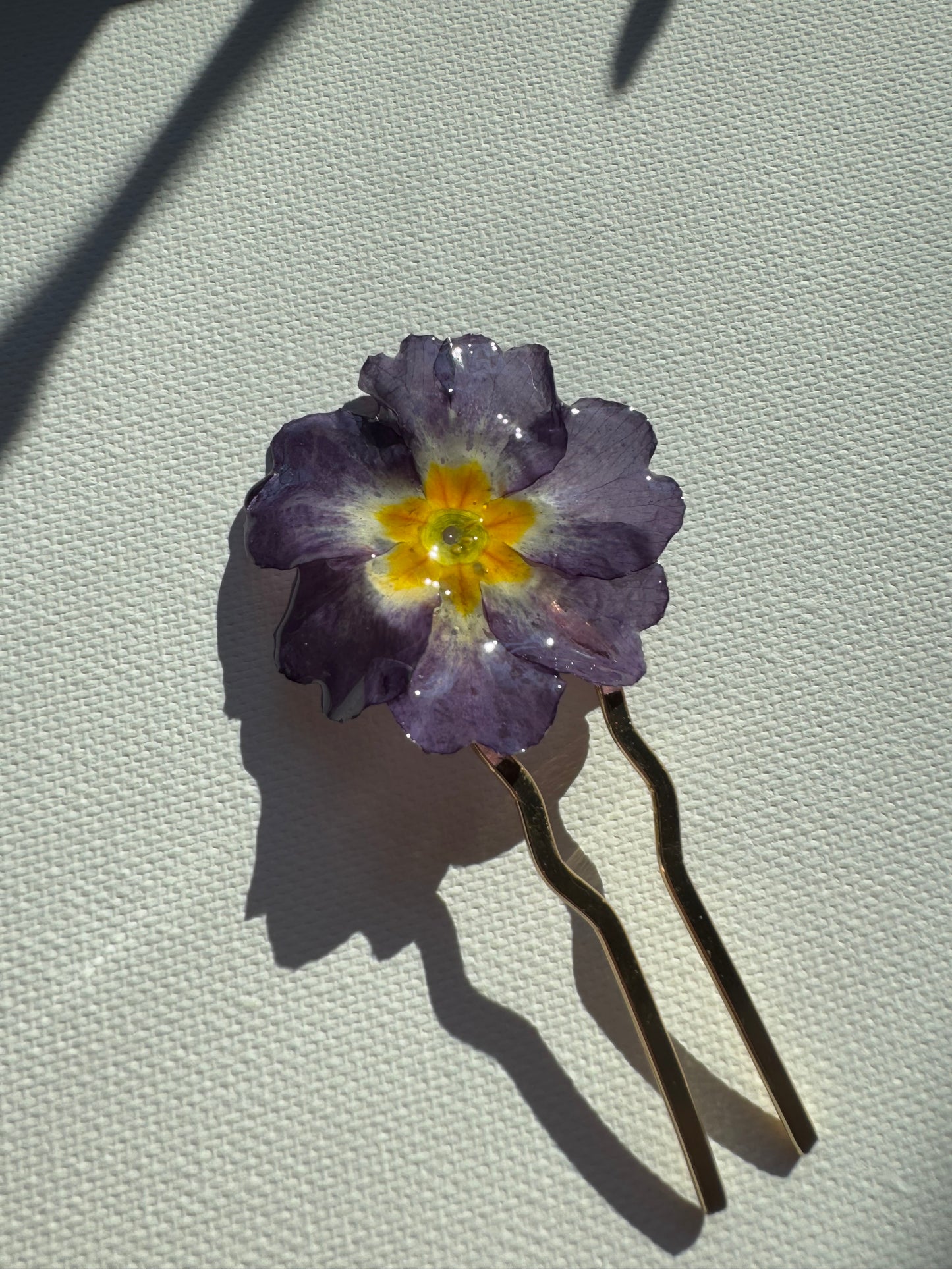 Primula flower hairpin