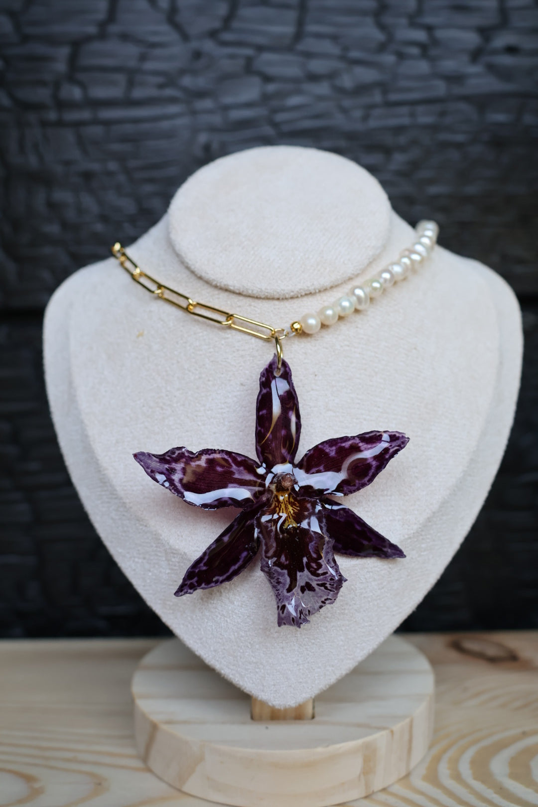 Wilsonara orchid pearl necklace