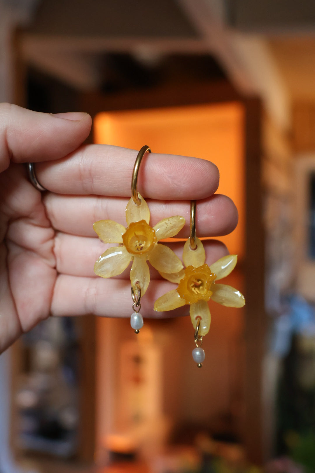 Daffodil earrings with pearls SYLLIA