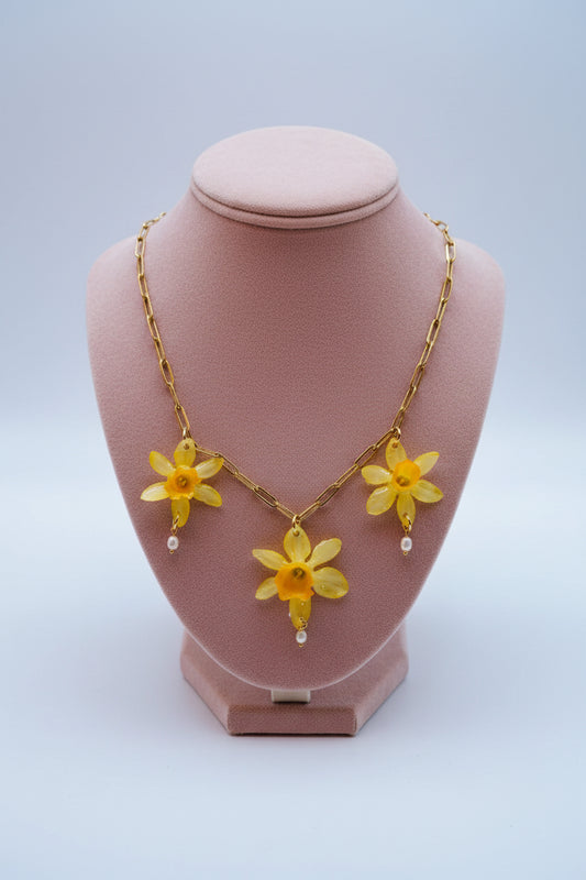 Triple daffodil necklace SYLLIA