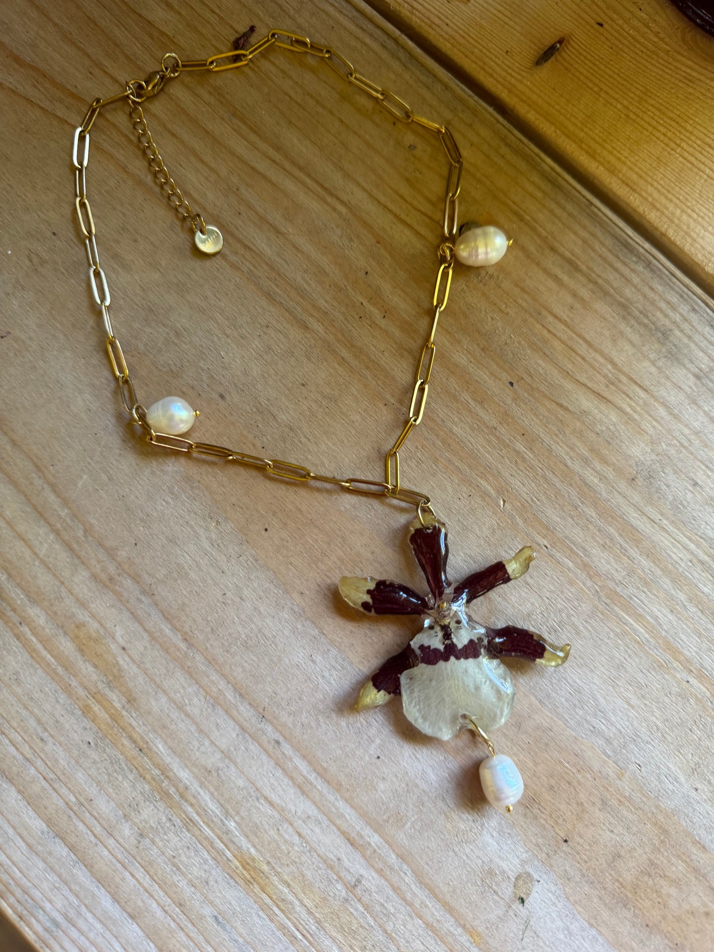 Orchid and pearl chunky necklace
