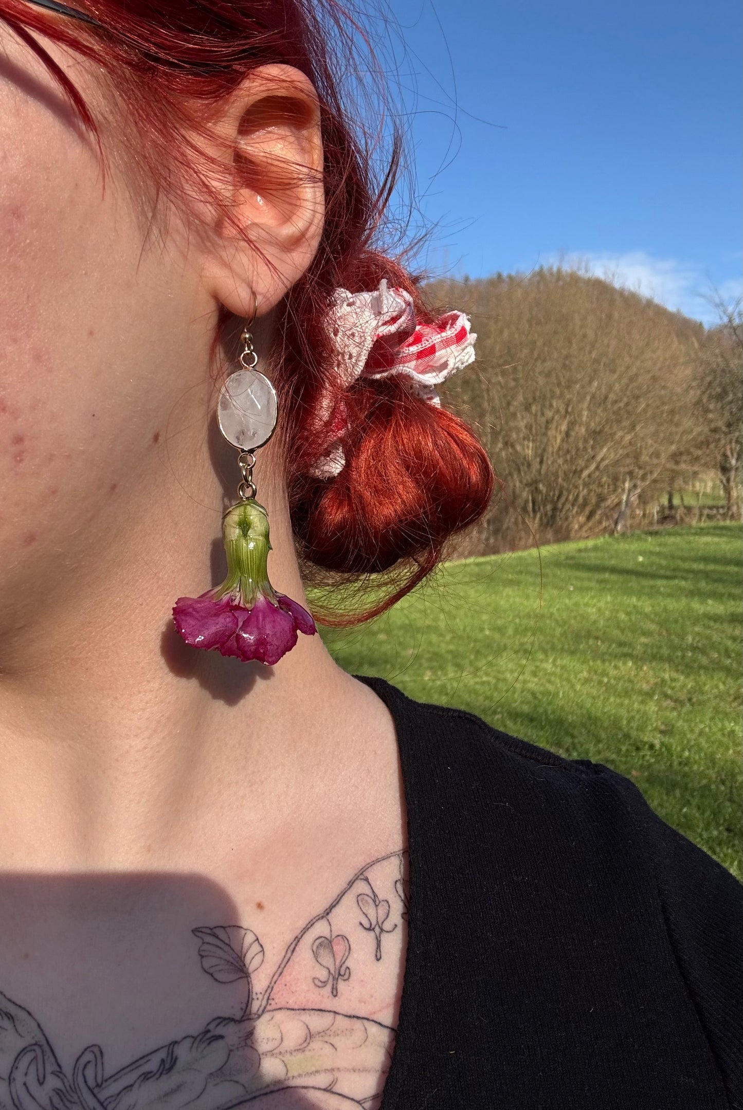 Carnations with quartz