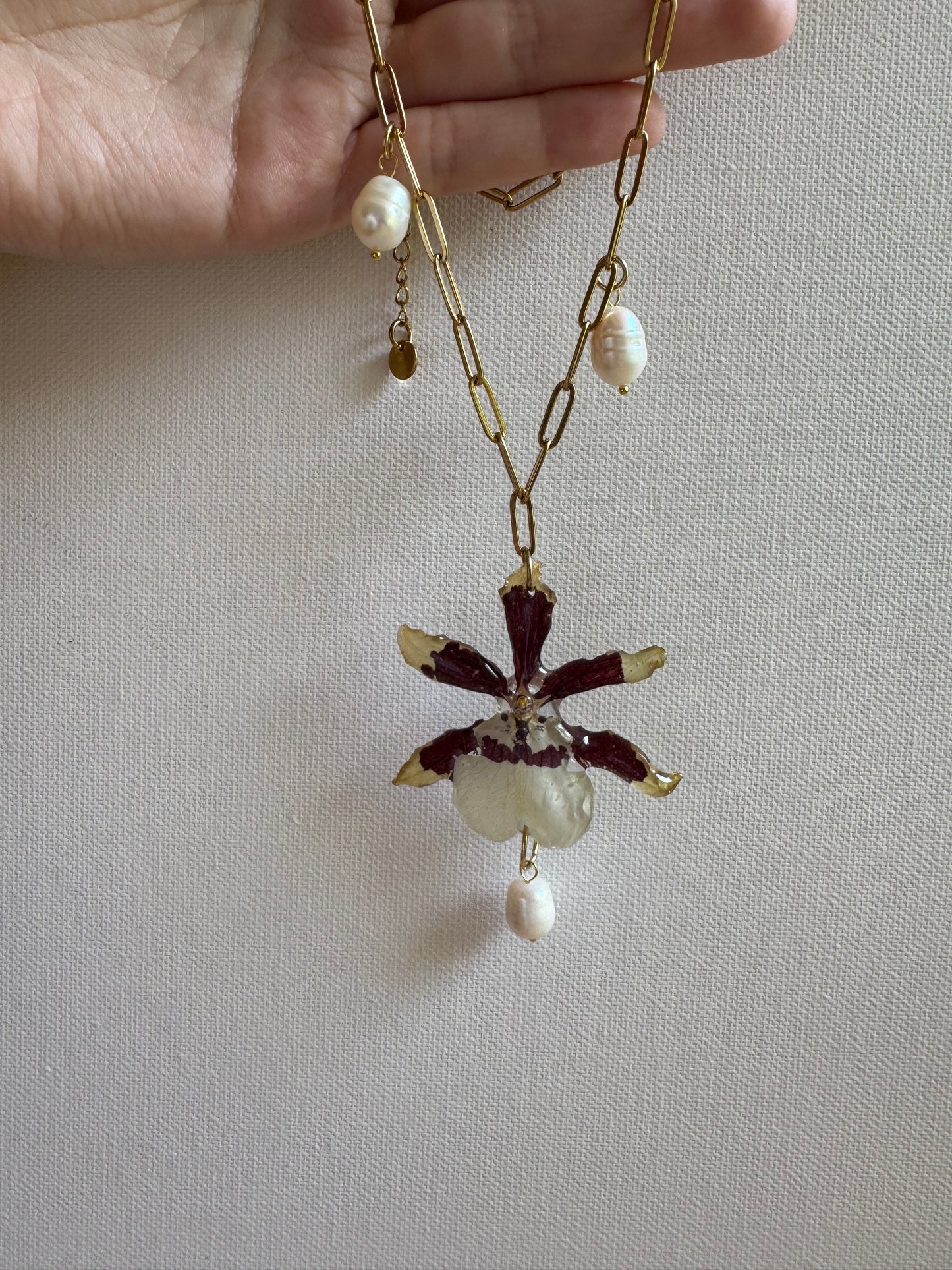 Orchid and pearl chunky necklace