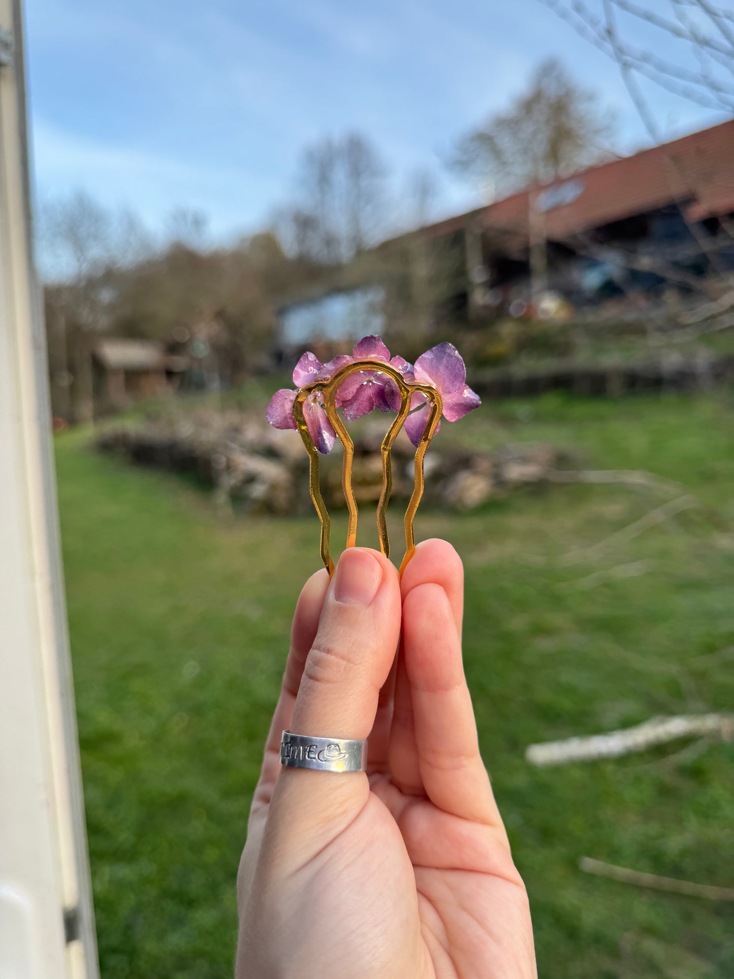 Large hydrangea hairpin
