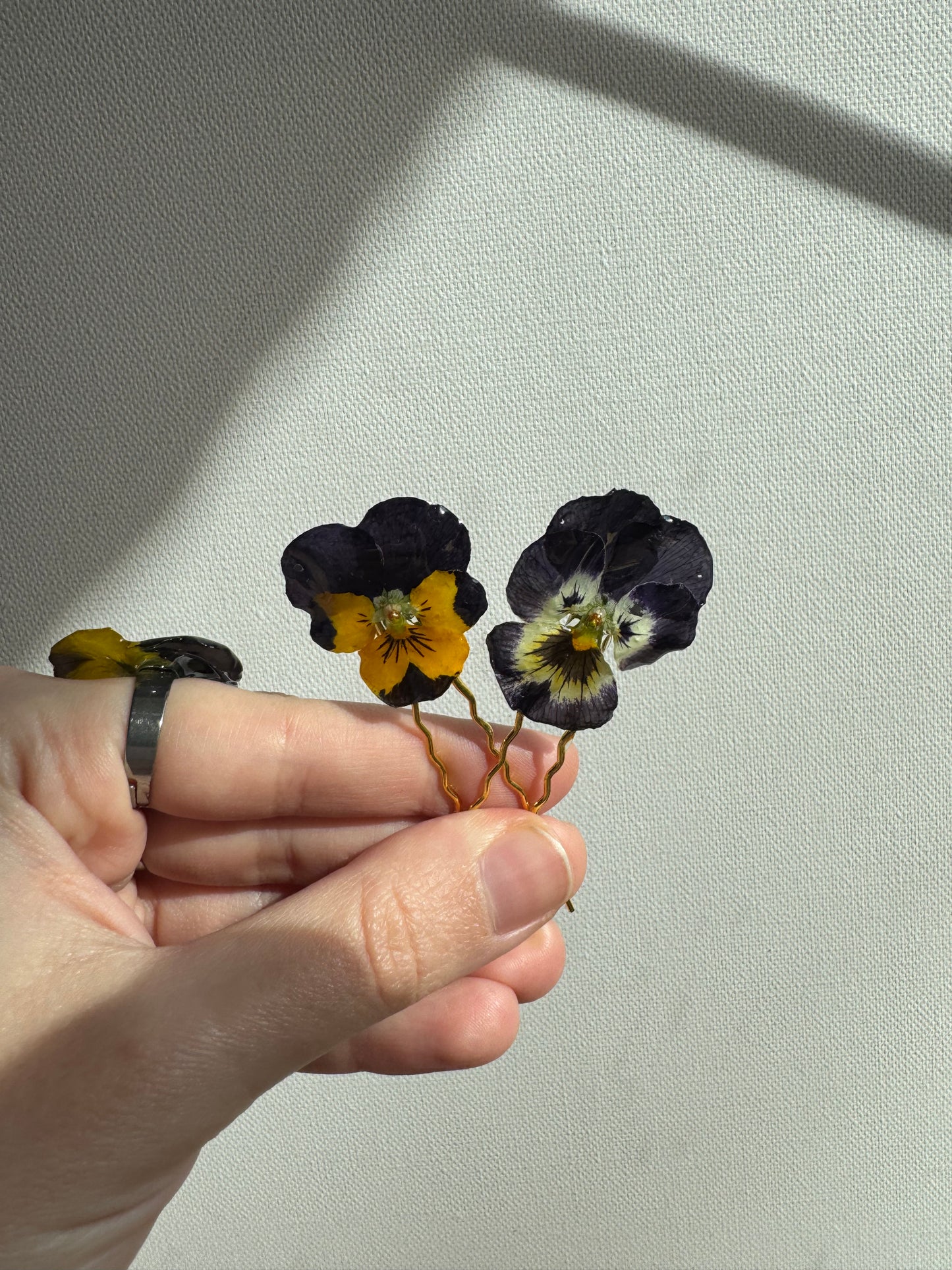 Pansy hairpin