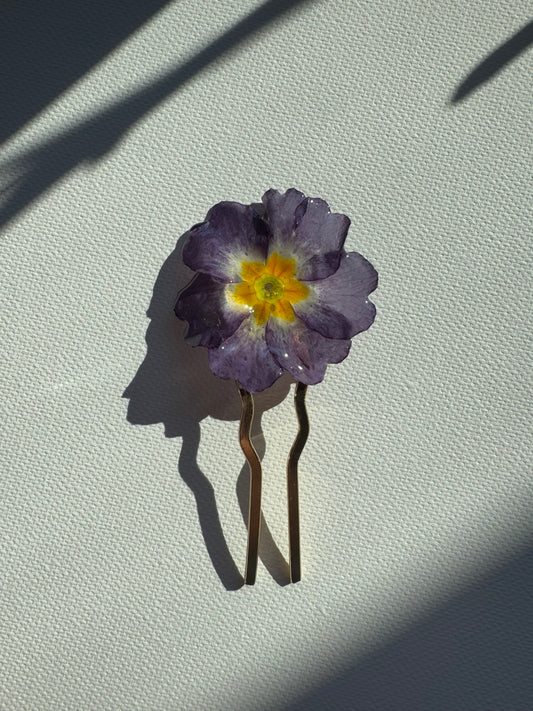 Primula flower hairpin
