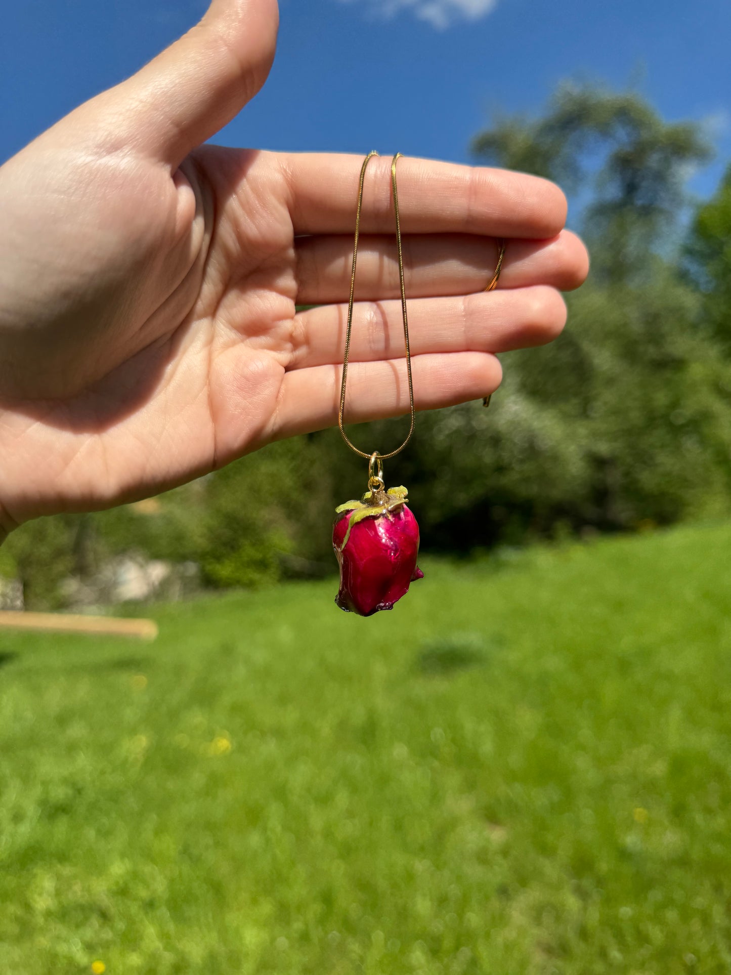 Red rose necklace