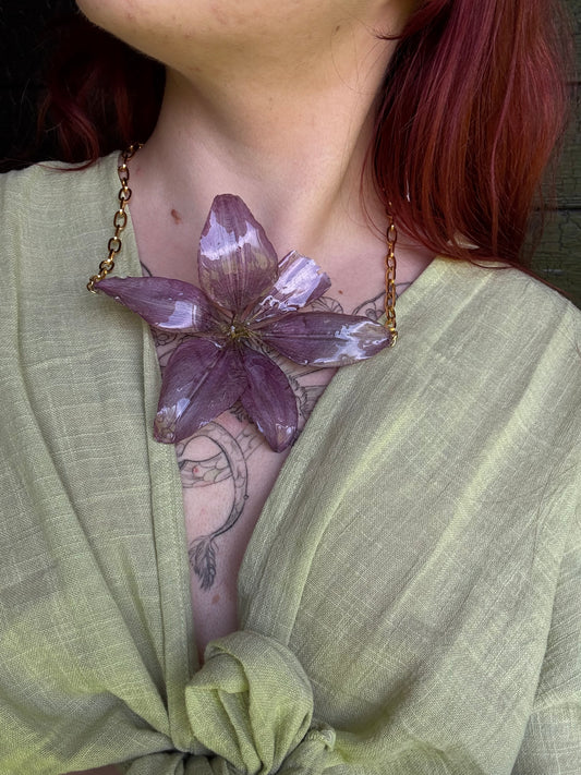 Real lily flower statement necklace