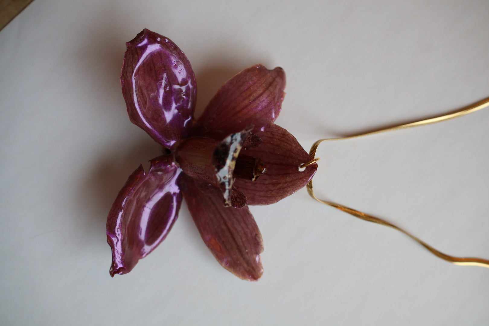 Pink chroma orchid necklace SYLLIA