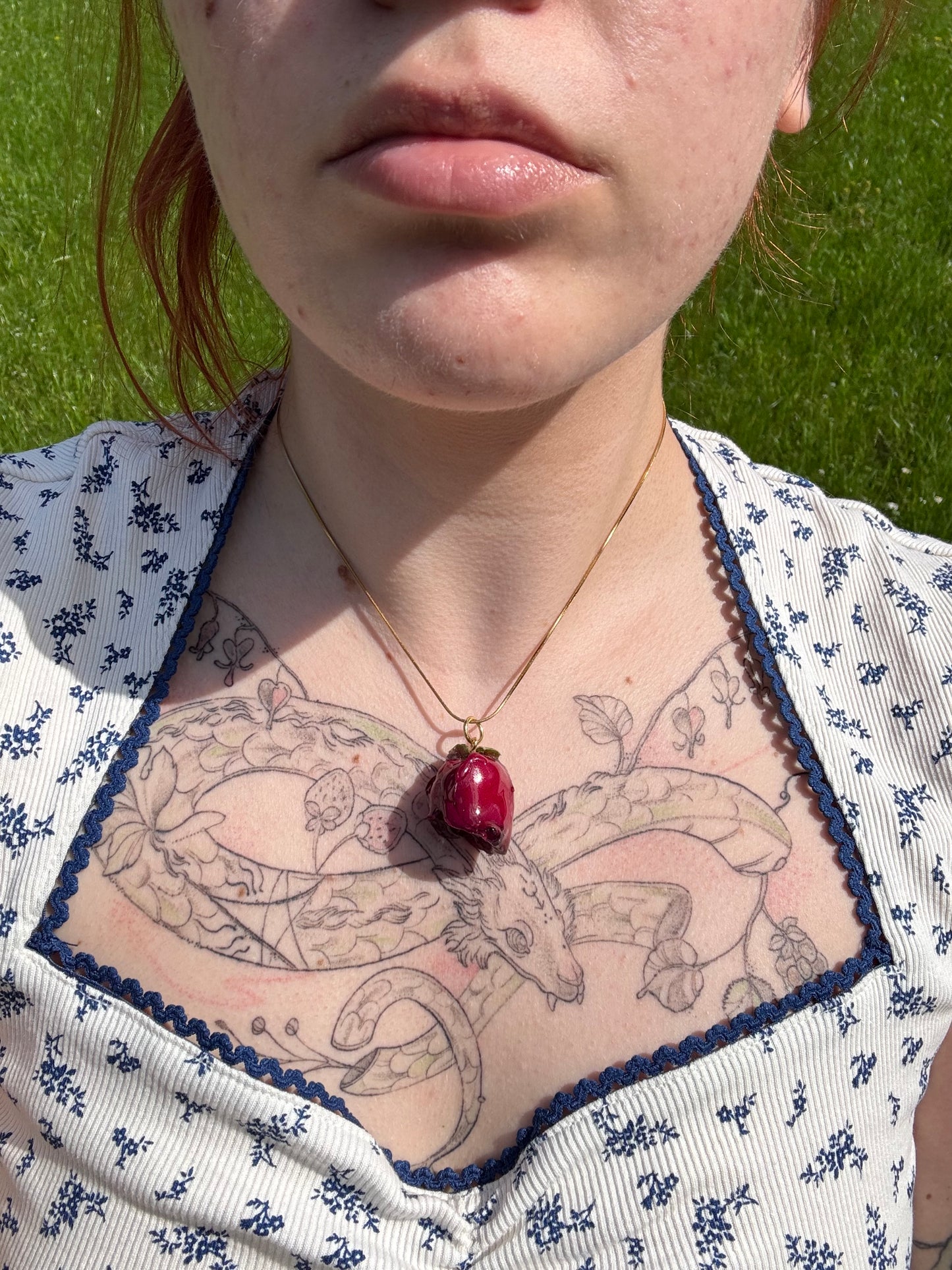 Red rose necklace