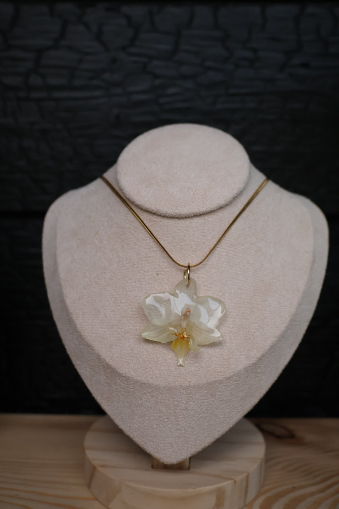 White Orchid Necklace • Real Flower Pendant • Handmade Botanical Jewelry • Nature Lover Gift • Minimalist Wedding Necklace • Orchid Jewelry