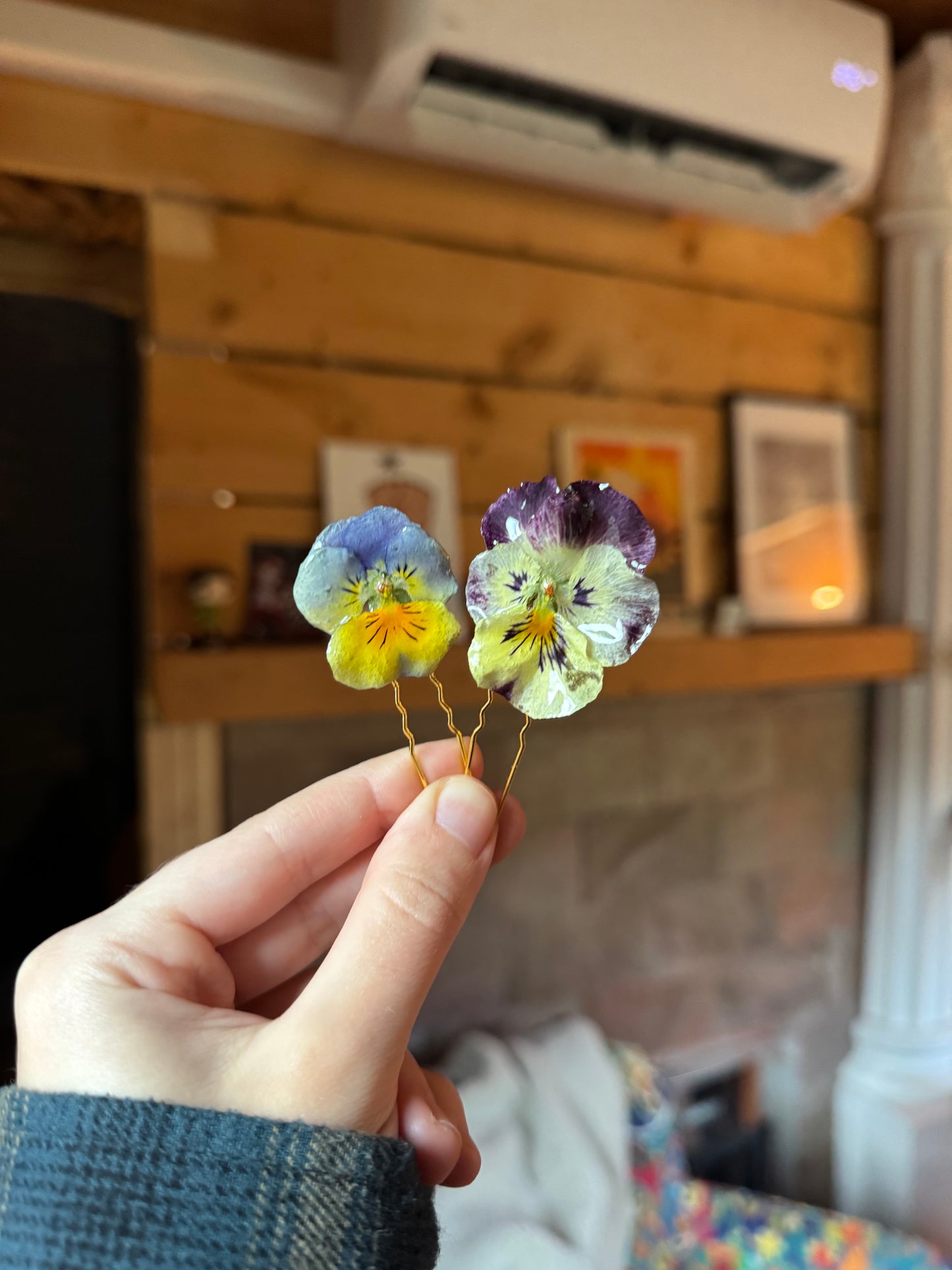 Real pansy hairpin
