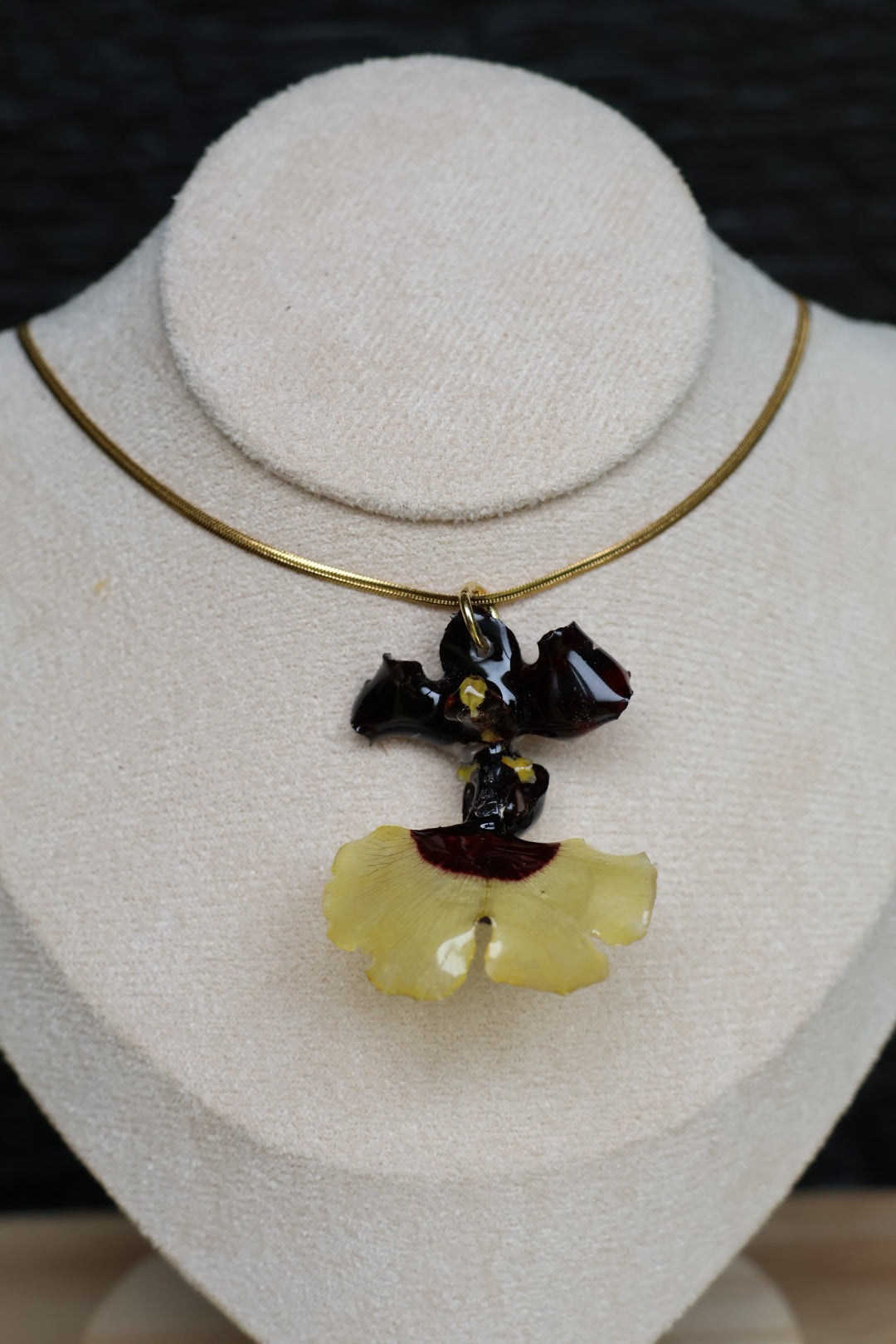 Jiaho queen necklace