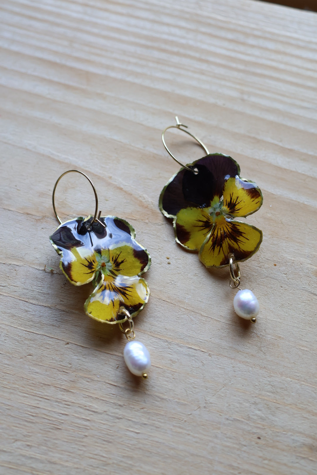 Golden pansy hoops