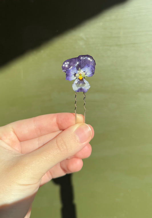 Pansy hairpin