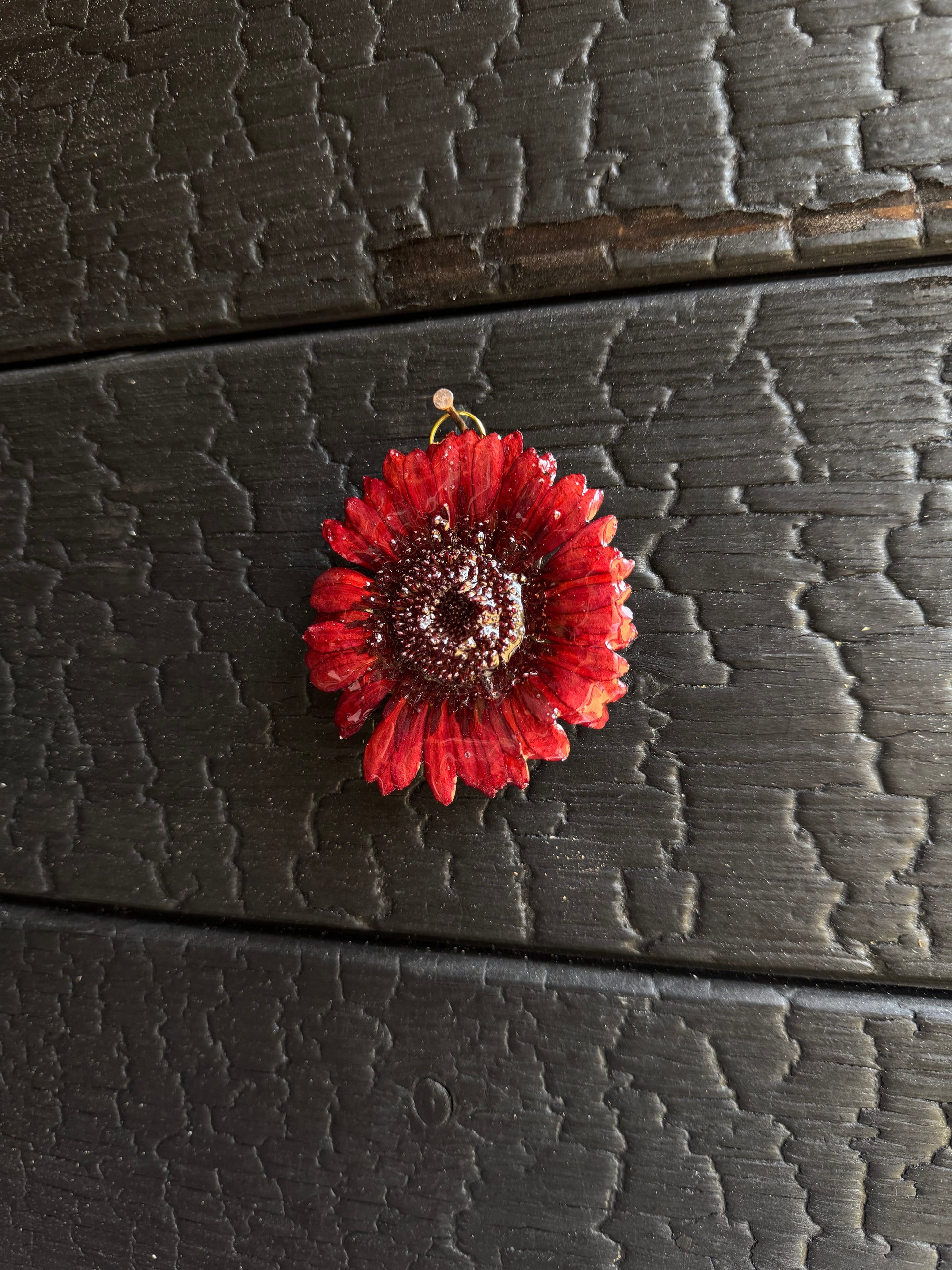 Red gerbera wall hanging SYLLIA