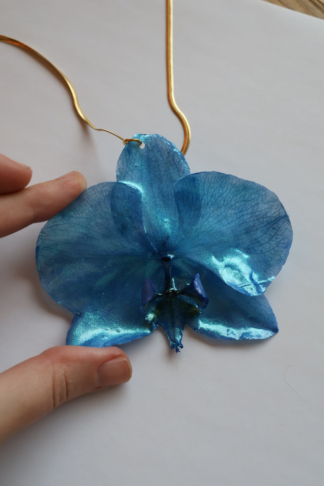 Blue chroma orchid necklace SYLLIA