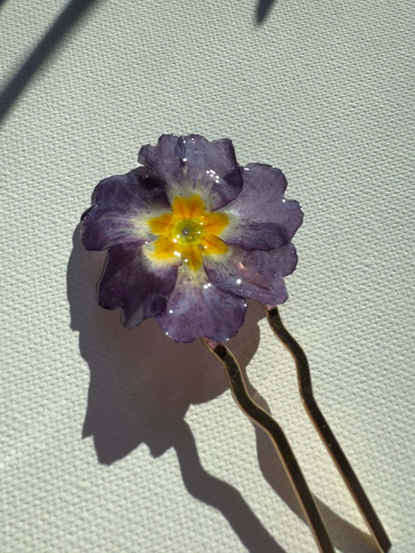 Primula flower hairpin