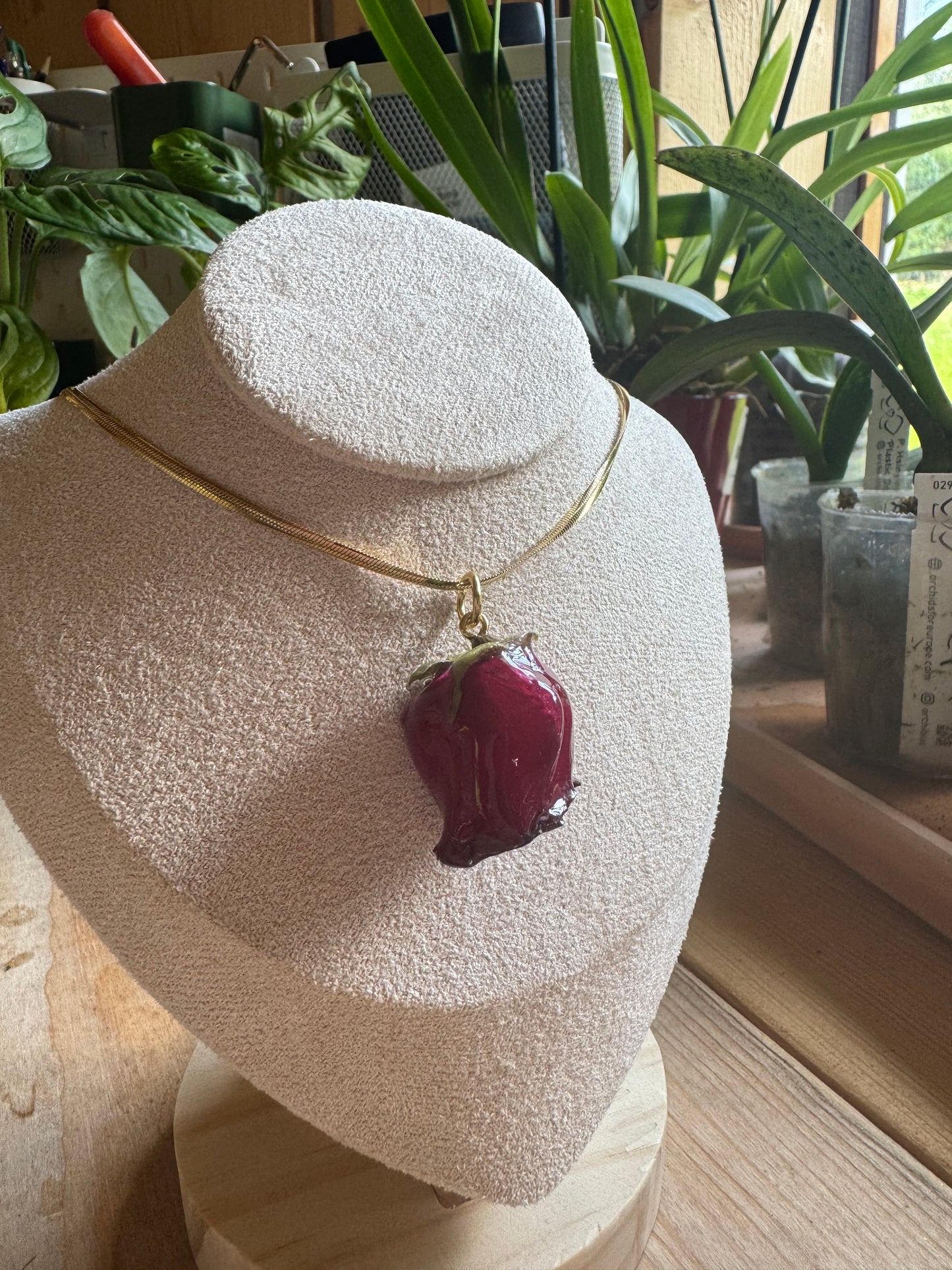 Red rose necklace