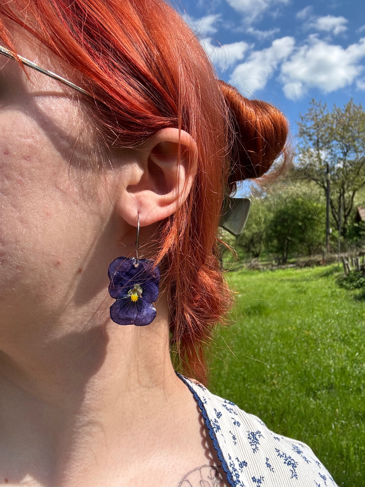 Blue pansy hoops