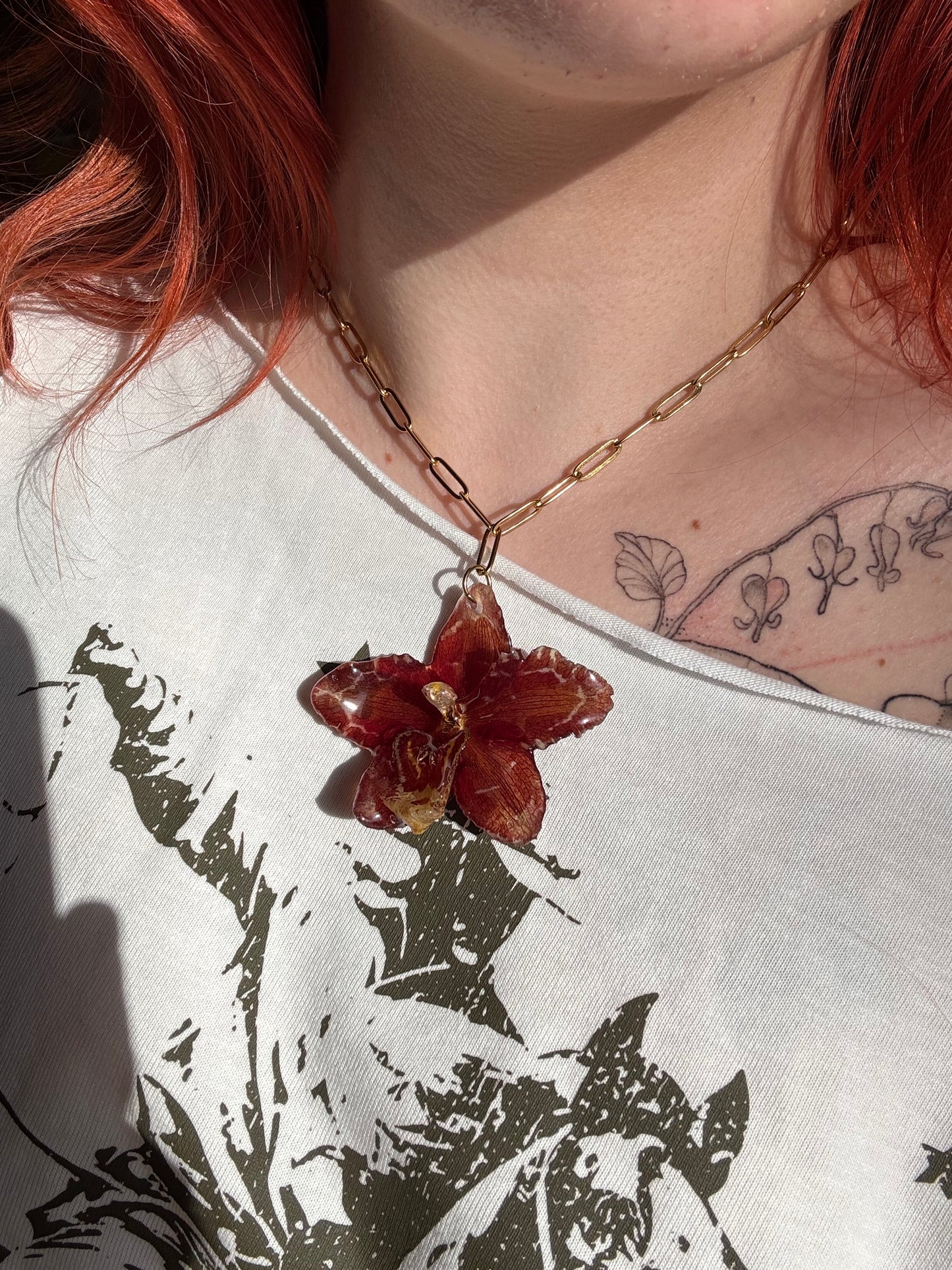 Red orchid chain necklace