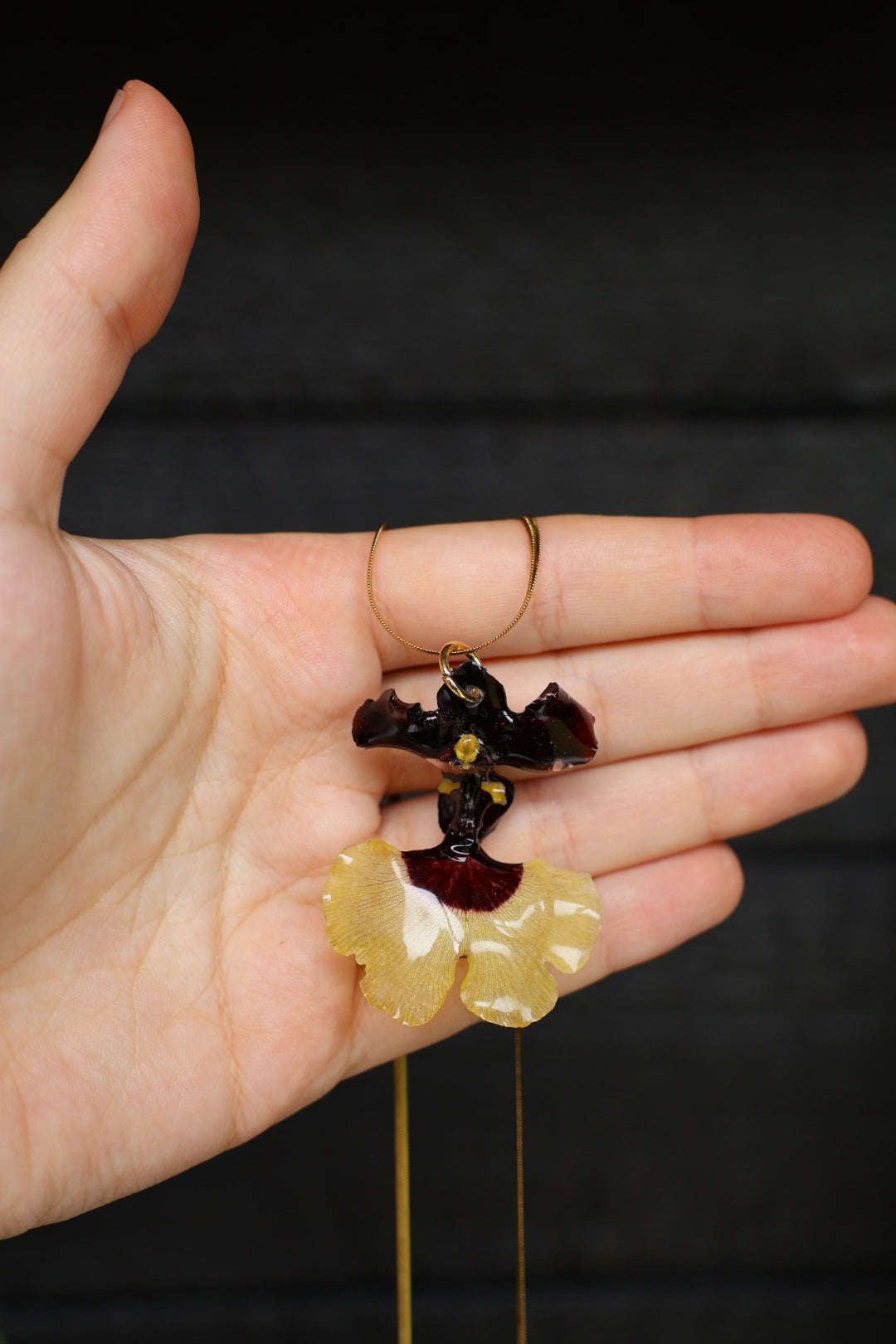 Jiaho queen necklace