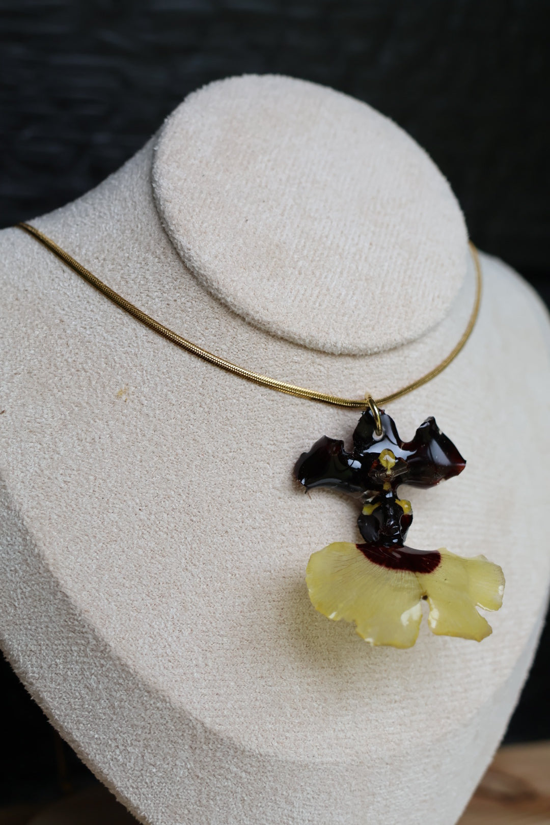 Jiaho queen necklace