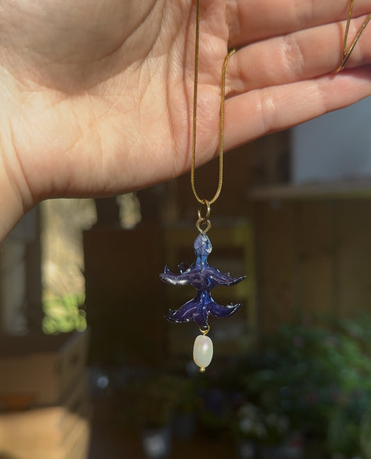 Simple blue hyacinth necklace