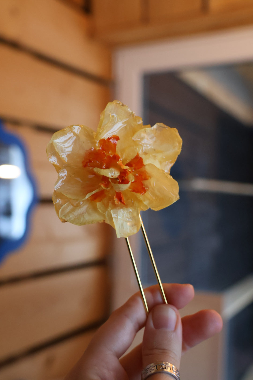Big yellow daffodil hairpin SYLLIA