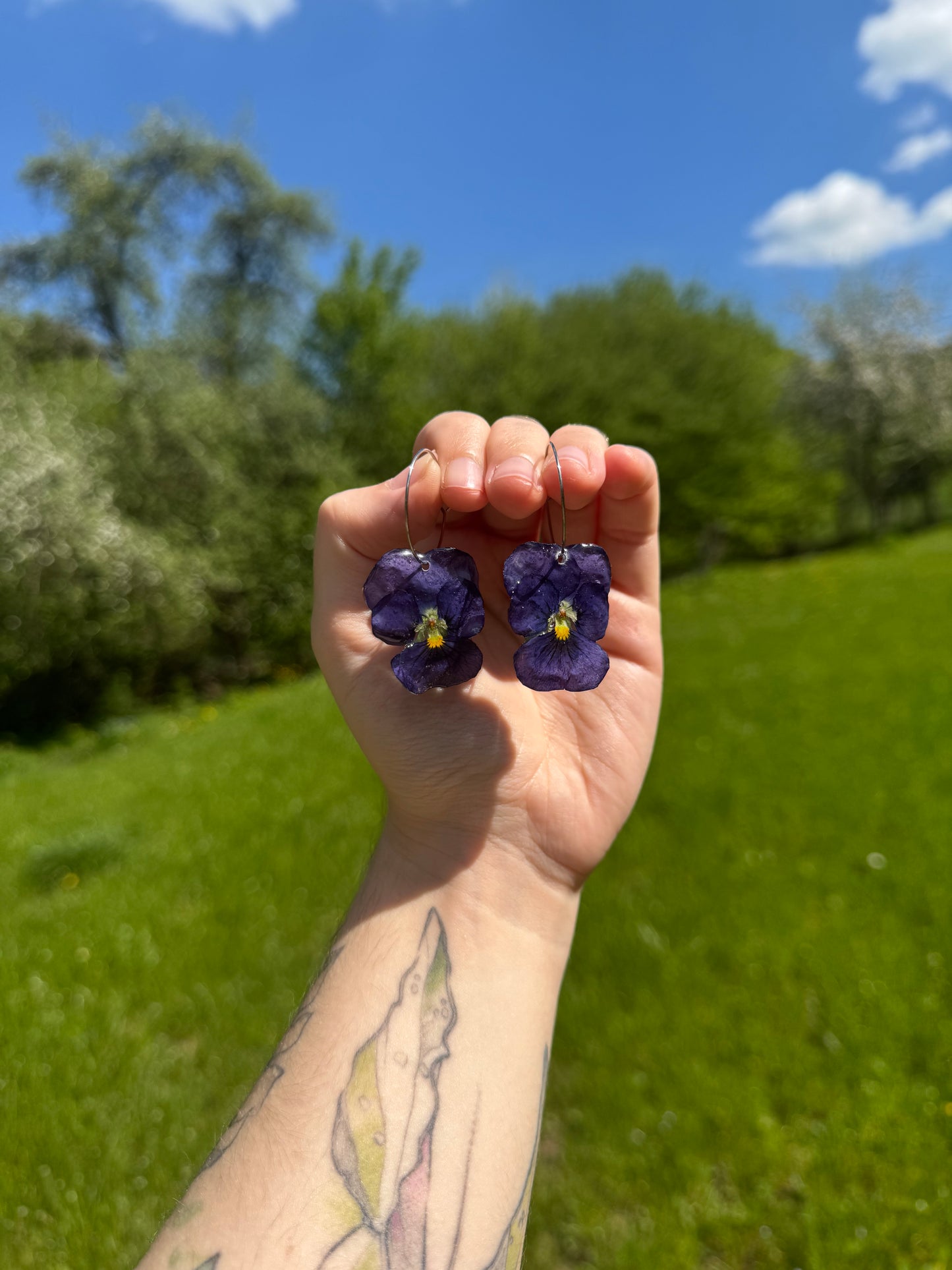 Blue pansy hoops