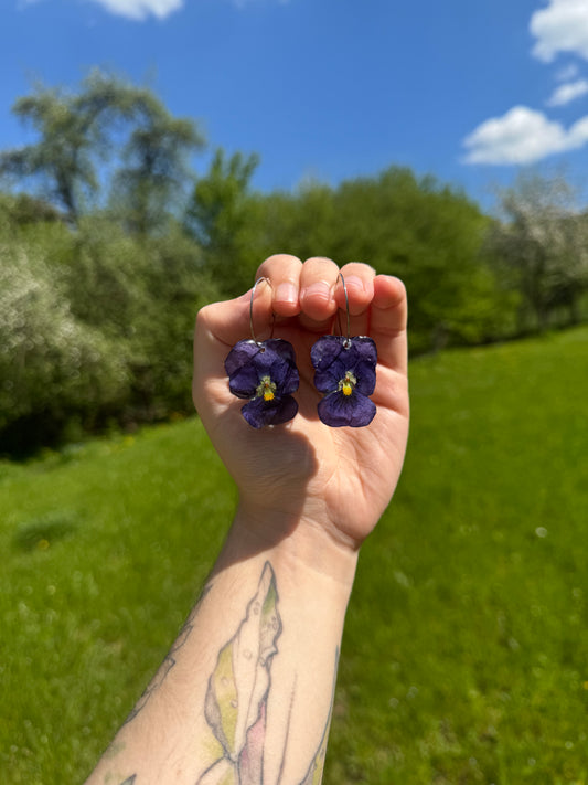 Blue pansy hoops
