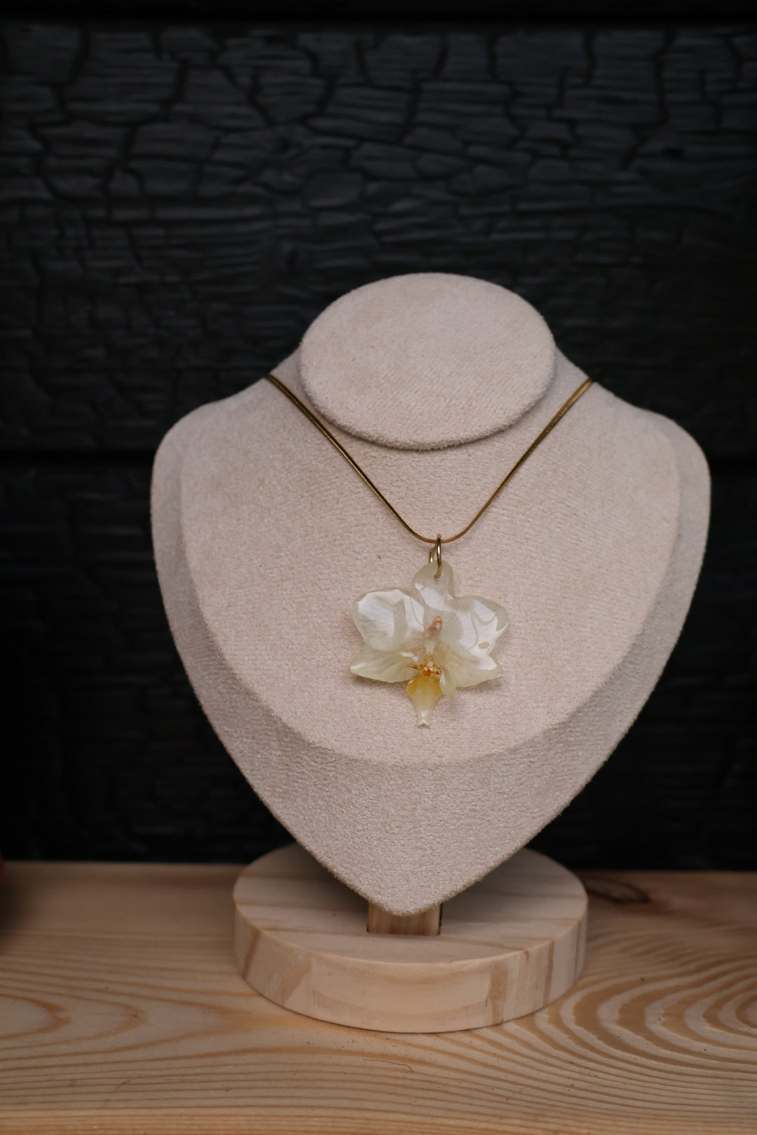 White Orchid Necklace • Real Flower Pendant • Handmade Botanical Jewelry • Nature Lover Gift • Minimalist Wedding Necklace • Orchid Jewelry