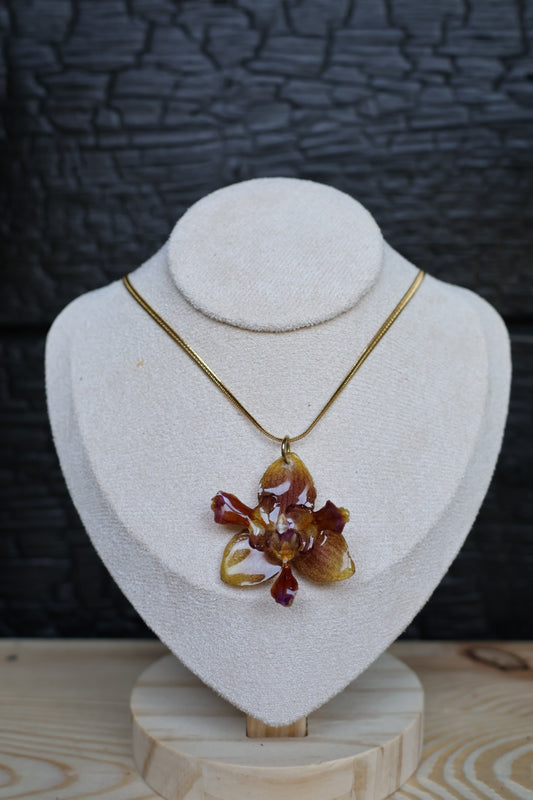 Sunset Peloric orchid necklace