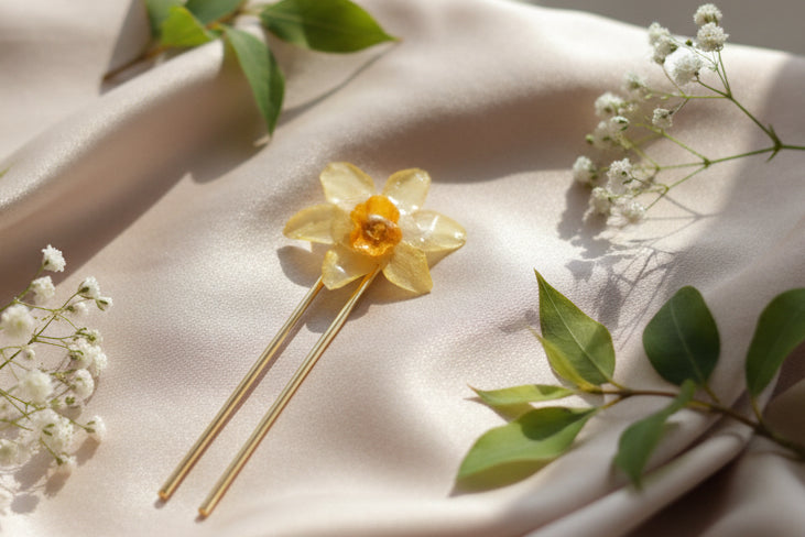 Daffodil hairpin SYLLIA