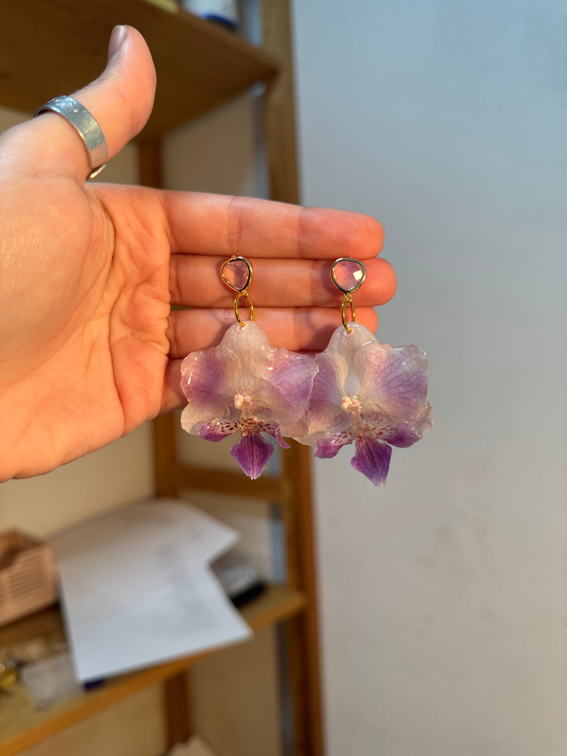 White and pink orchid studs SYLLIA