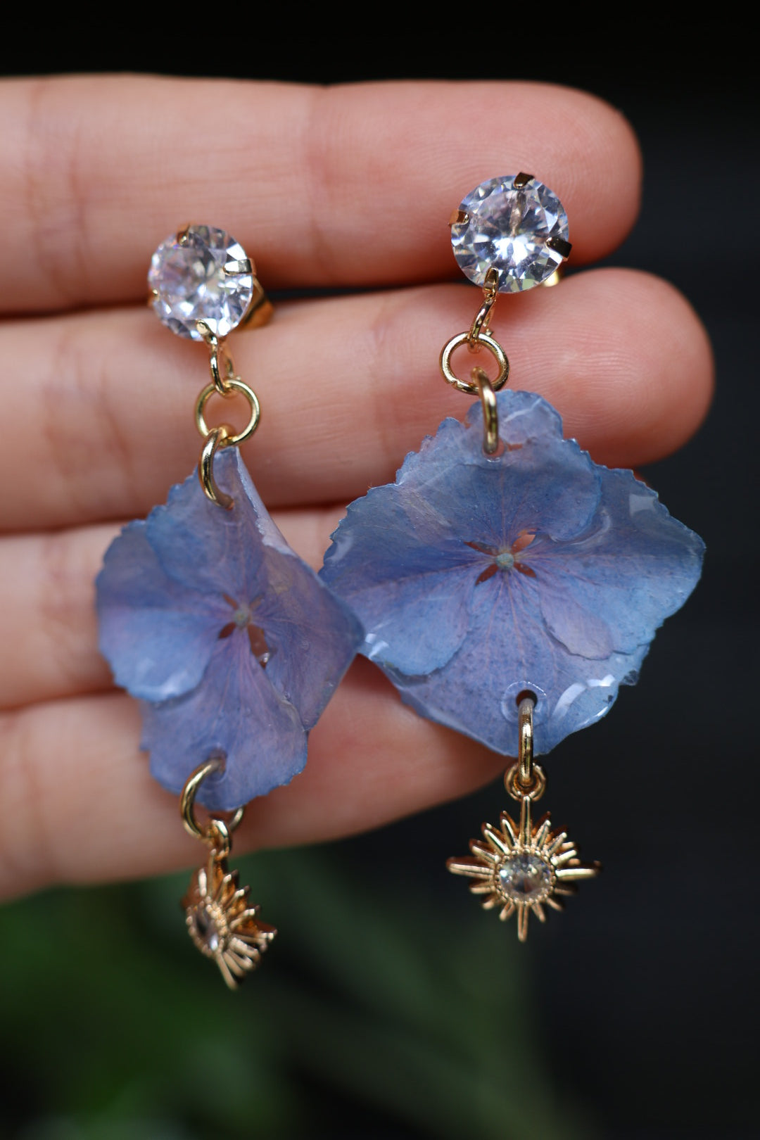Hydrangea gem studs