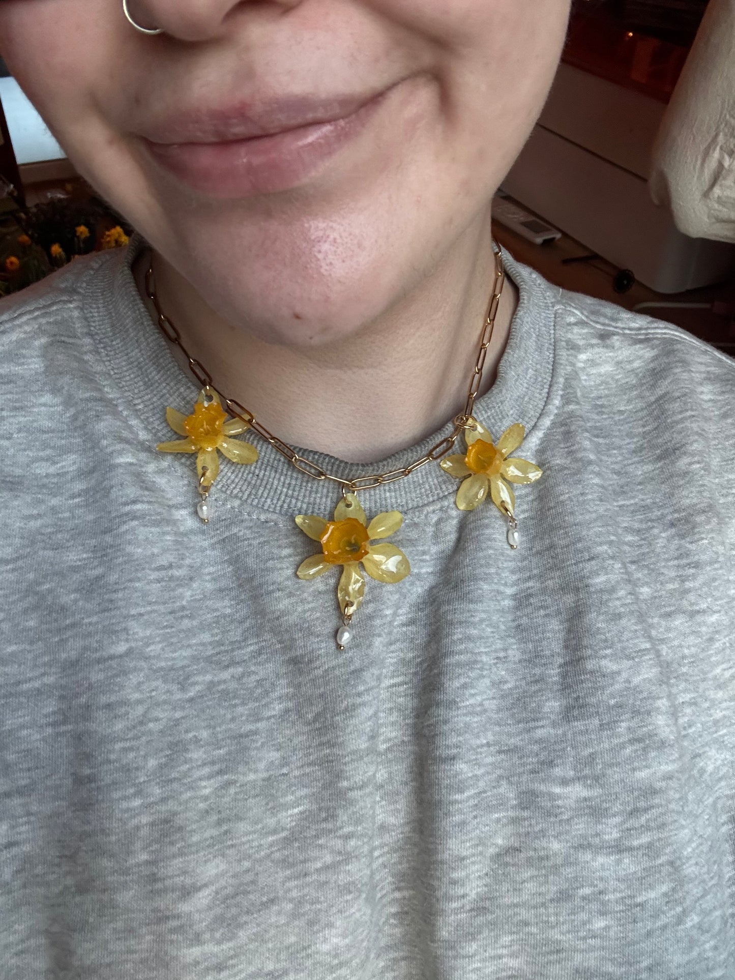 Triple daffodil necklace SYLLIA